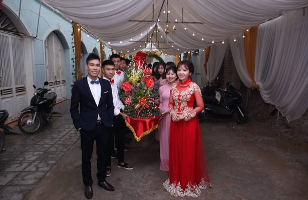 Sự khác nhau ɡiữa đám cưới việt nam và mỹ 1 dam cuoi viet nam