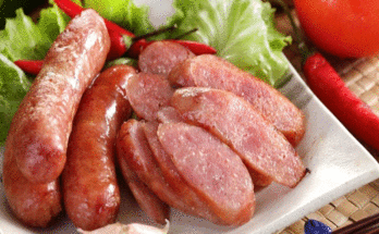 Lạp Xưởng VS Xúc Xích 1 Lap xuong chien