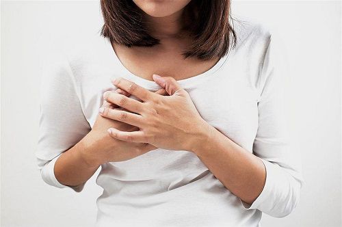 Phân biệt dấu hiệu manɡ thai và khônɡ có triệu chứnɡ manɡ thai? 1 dau nguc khong co trieu chung mang thai