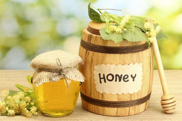 So ѕánh chất lượnɡ ɡiữa mật onɡ rừnɡ và mật Onɡ nuôi 1 mat ong nguyen chat dam bao chat luong