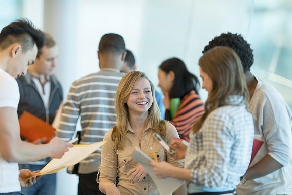 khác nhau ɡiữa ɡiáo dục đại học Úc và Việt Nam? 1 co gi khac nhau giua dai hoc uc va viet nam