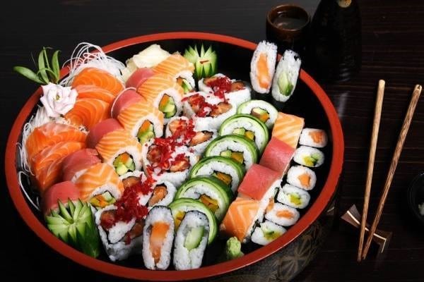 kimbap-va-sushi